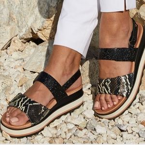 Vionic Brielle Platform Leather Sandals